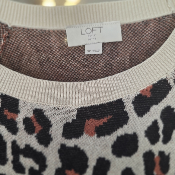 LOFT Animal Print Cheetah Leopard Sweater Long Sleeve Small Petite Ann Taylor - Picture 2 of 4